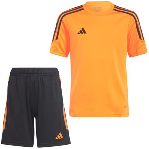 voetbaltenues kopen adidas|Adidas herenschoenen.